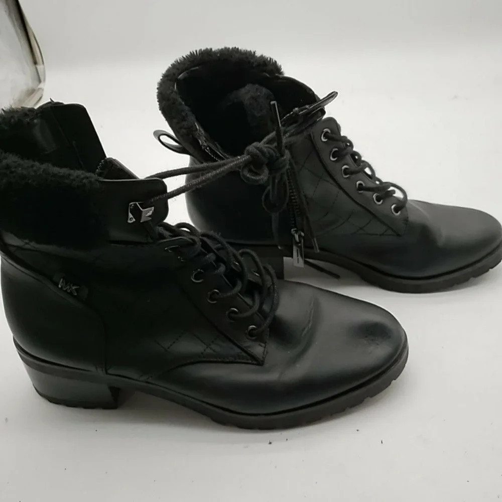 Michael Kors Boots Womens Size 8.5 Black Leather Faux Fur Ankle Lug Sole Zip